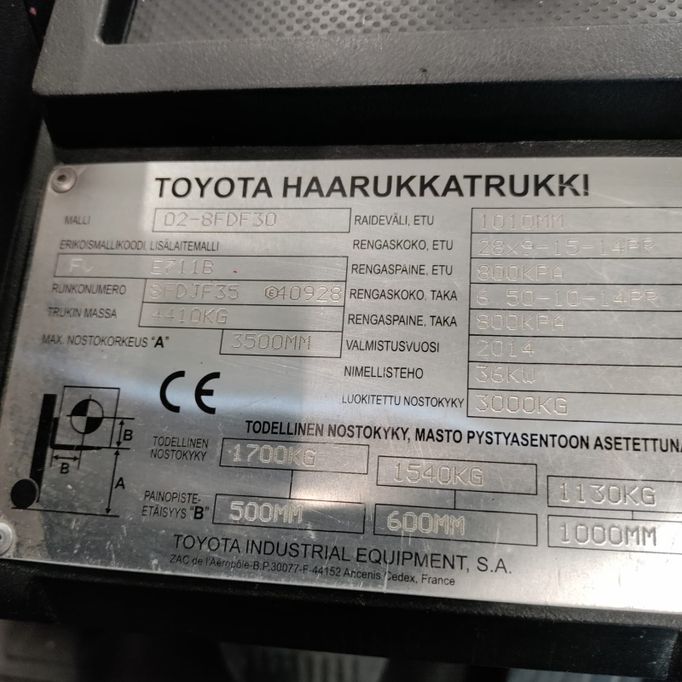 Toyota 02-8FDF30 dieseltrukki vm. 2014