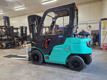 Mitsubihi FD25NT dieseltrukki vm. 2018 (ympäripyörivällä haarukkapihdillä)