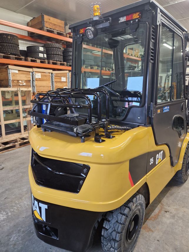 Cat DP35NT dieseltrukki vm. 2019 (hyvät varusteet)