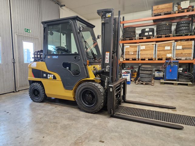 Cat DP35NT dieseltrukki vm. 2019 (hyvät varusteet)