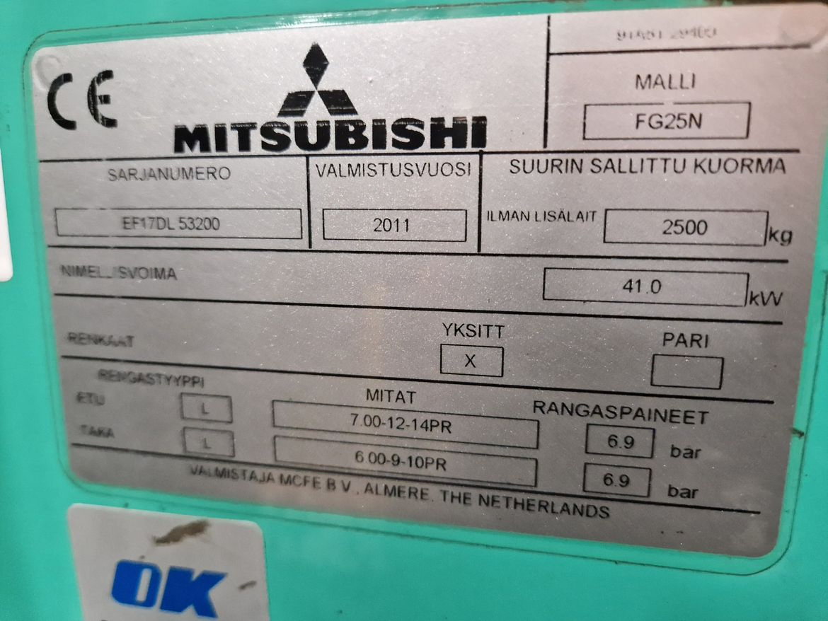 Mitsubishi FG25N kaasutrukki vm. 2011